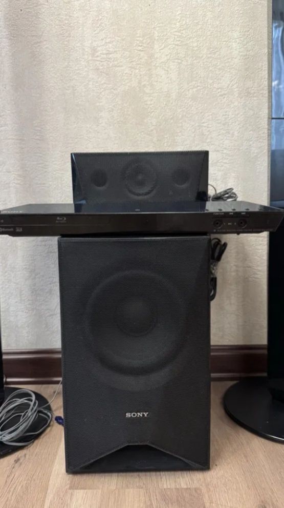 Продам домашний кинотеатр  Sony BDV-E6100 Blu-ray