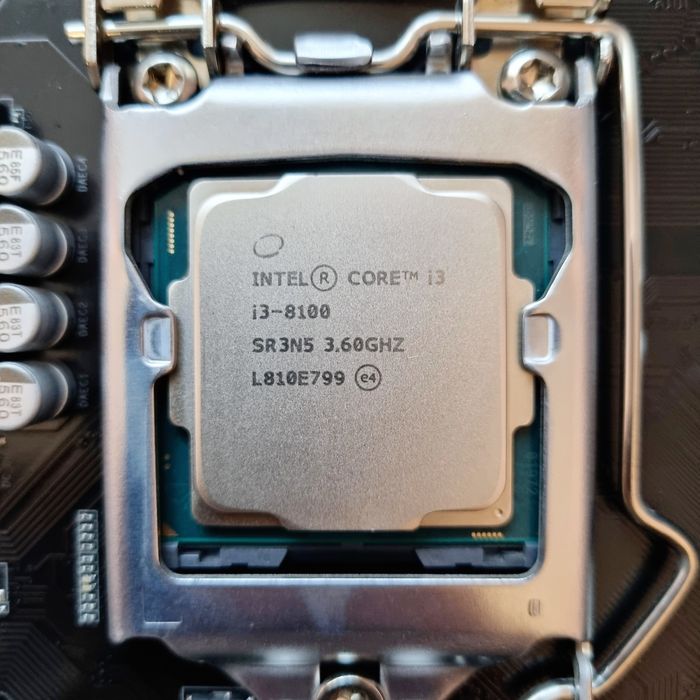 Комплект для ПК / Процессор i3 8100 / 3.60GHz / RAM 8Gb / Gigabyte H31