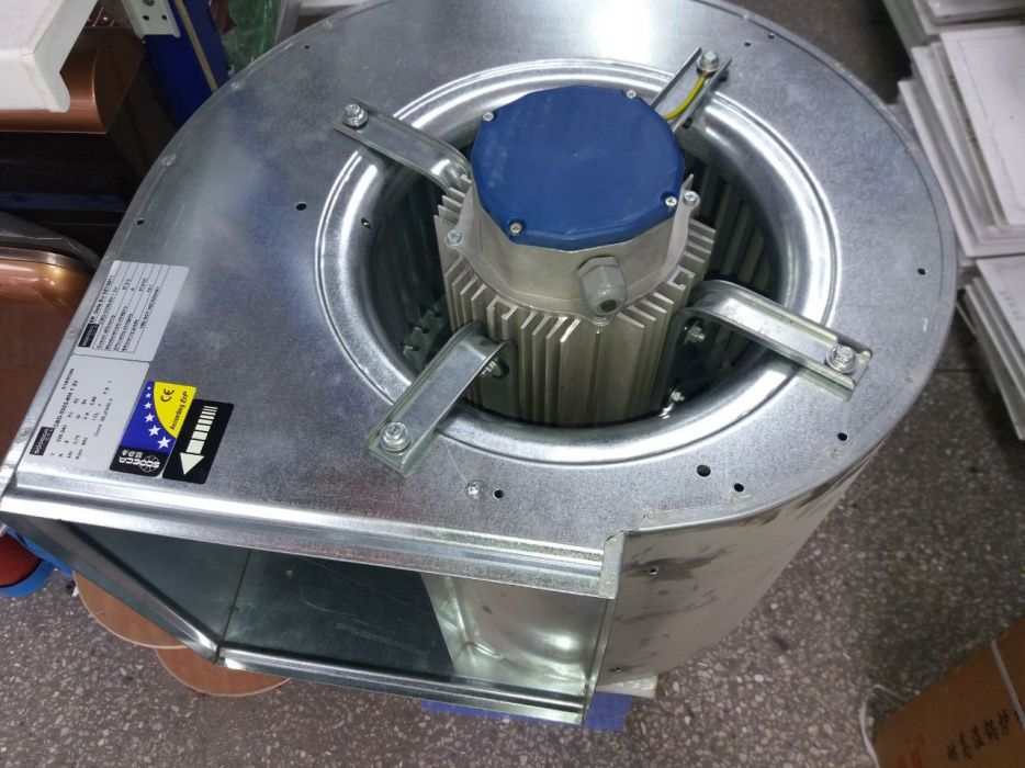 Промышленный вентилятор для охлаждения чиллеров и кондиционеров