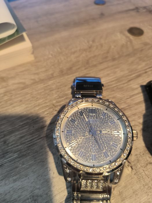 GUESS Оригинален неизползван часовник