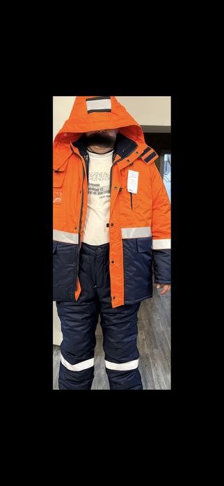 Продам спецодежду тройку