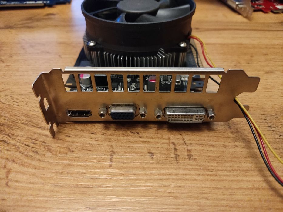 Видеокарты Б/У GF9800GT/ GT440/ GTX550Ti