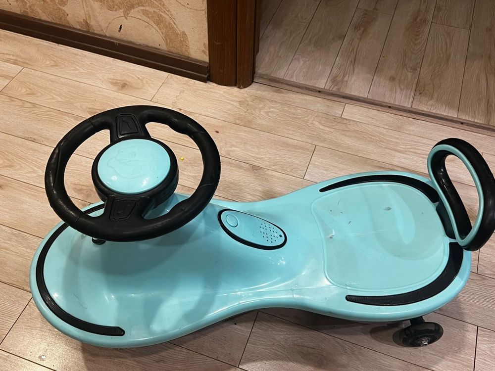 Продам машинку не долга коталса сын только дома