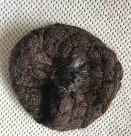 Кафява зимна шапка