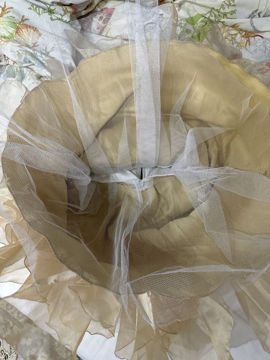 Платье нарядное для девочки 6-7 лет.