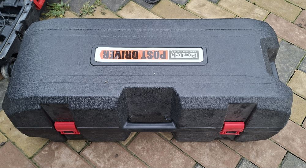 Masina de batut stalpi