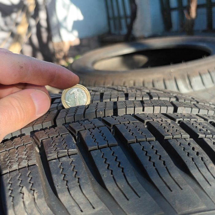 Гуми: 225/50 R18  1бр.- 195/55 R16 1бр.