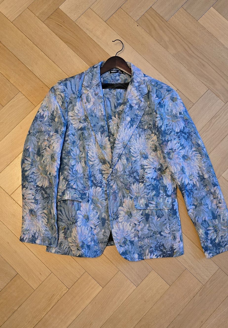 Costum floral pentru bărbați