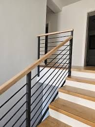 Scari interior ,balustrada fier,balcoane,trepte lemn,porti,jaluzele