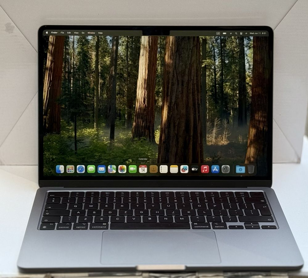 ГАРАНЦИОНЕН! Лаптоп Apple MacBook Air 13.6", Apple M3, 8GB RAM, 256GB