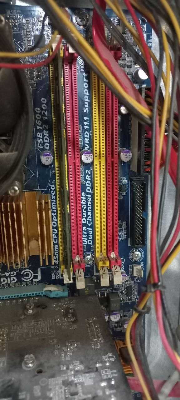 Продам компьютер настольный DDR2
