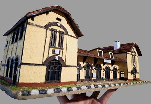 Продавам авторски бутиков модел на жп гара-колекционерски уникат