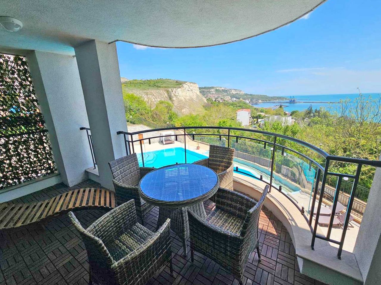Продава се Тристаен апартамент в Балчик - 92 кв.м за 2120 €/кв.м - Снимка #4