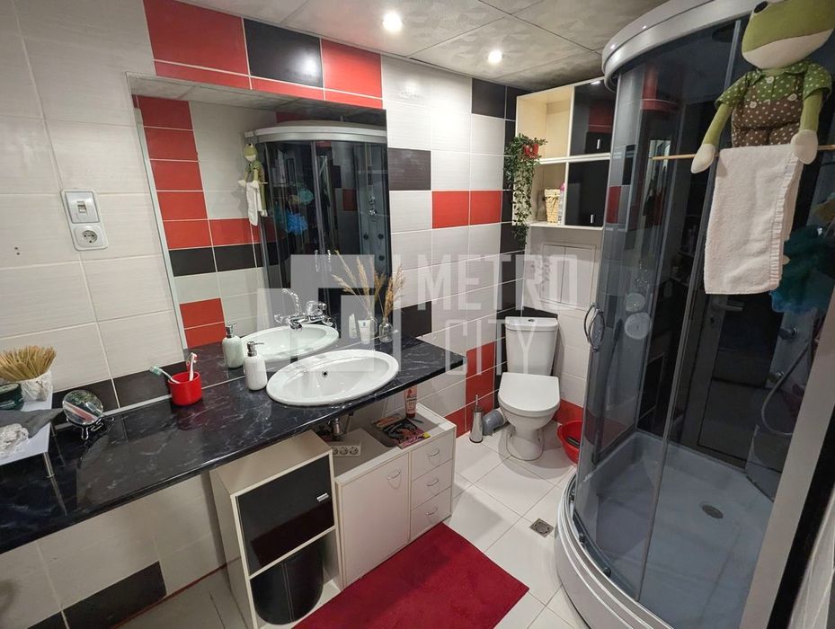 Продава се Тристаен апартамент в София, Център - 74 кв.м за 3109 €/кв.м - Снимка #11