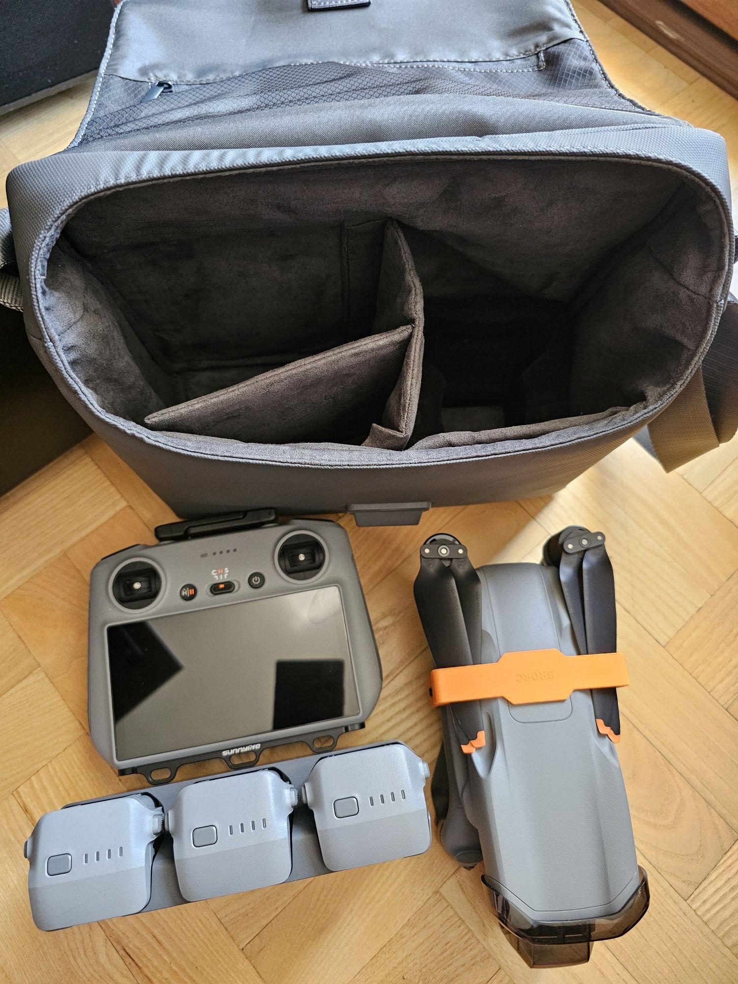 Дрон DJI Air 3 Fly More Combo (DJI RC 2)
