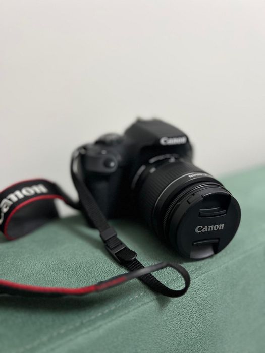 Aparat foto CANON 2000d