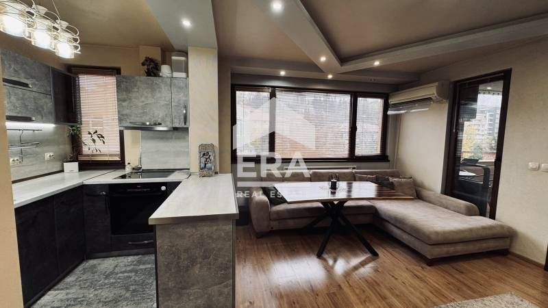 Продава се Тристаен апартамент в Хасково, Център - 95 кв.м за 940 €/кв.м - Снимка #3