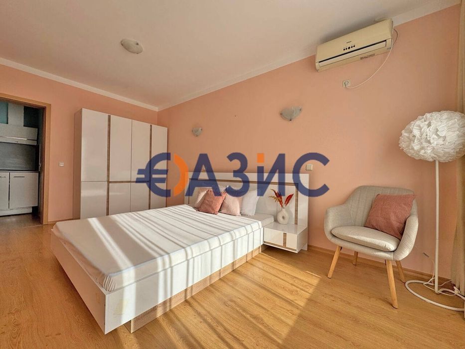 Двустаен апартамент в комплекс Diamond Bay, 65 кв.м., Слънчев бряг,