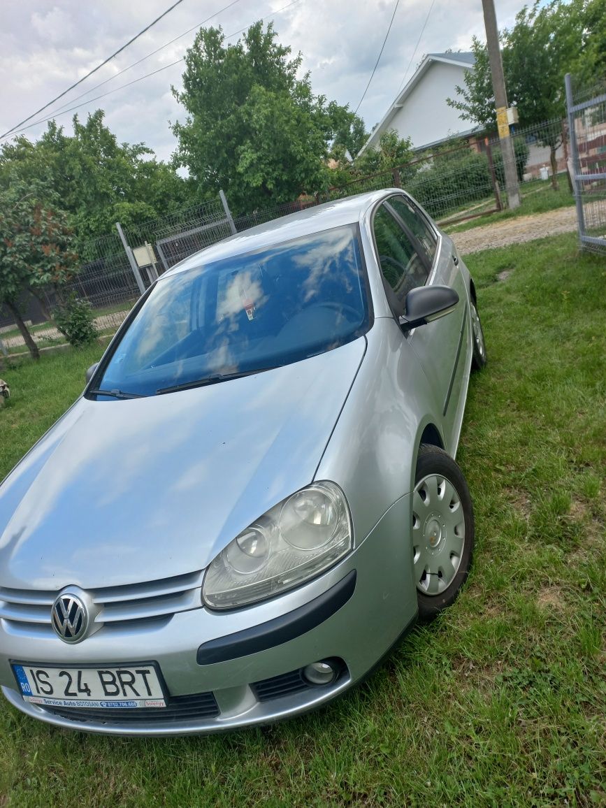 Unic proprietar vand vw golf 5