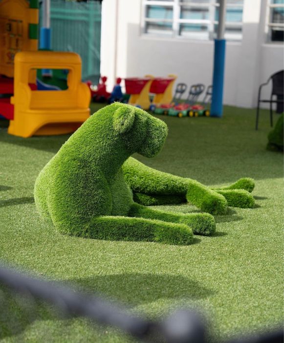 Газонные фигуры. Садовая мебель.