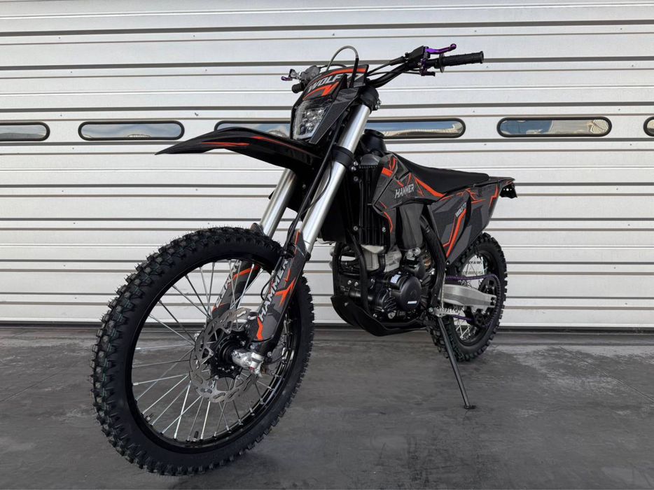 Новый мотоцикл срочно водяное охлаждение HAMMER wolf 78 (NB300 сс)