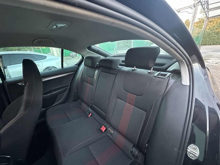 Skoda Octavia 3 / 1.6 diesel / bord digital