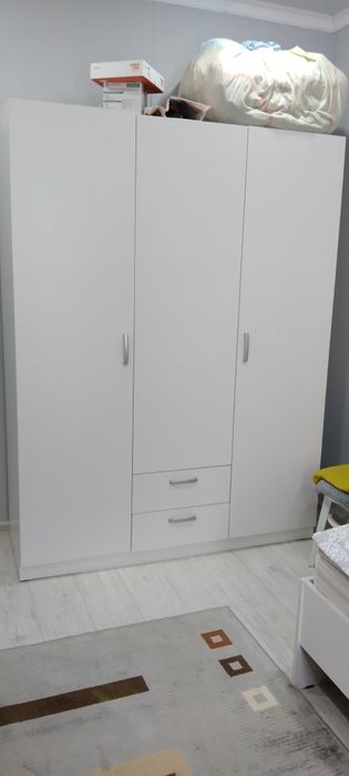 Шкаф для одежды белый