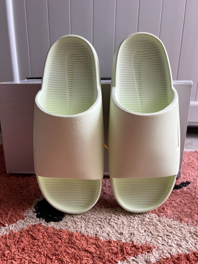 Летни и модерни чехли Nike