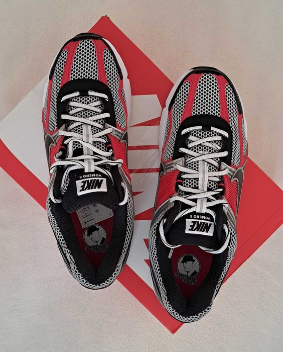 Nike Zoom VOMERO 5 нови