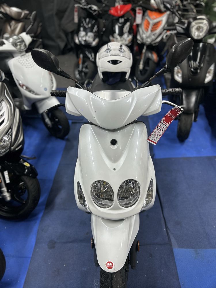 Yamaha neos ovetto 25km/h Lichiditate de stoc fara permis