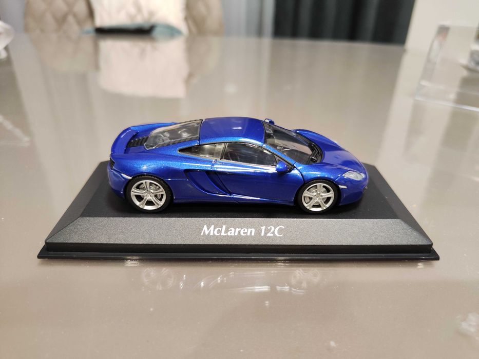 Колекционерски автомобил, Mclaren 12C Roadcar (2011), Minichamps 1:43