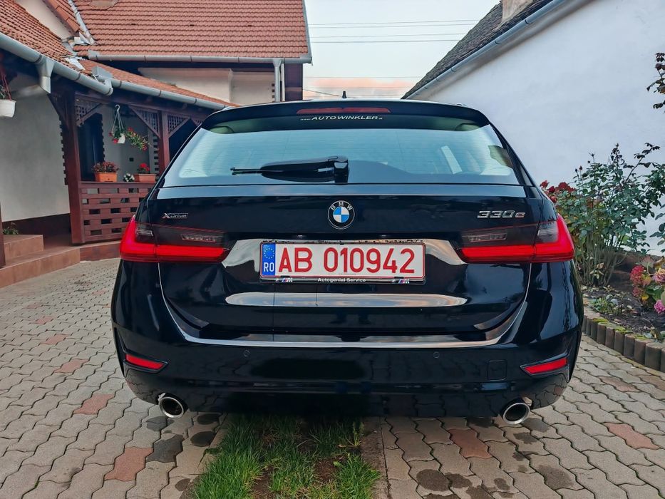 BMW seria 3 330e xDrive Plug-in Hybrid