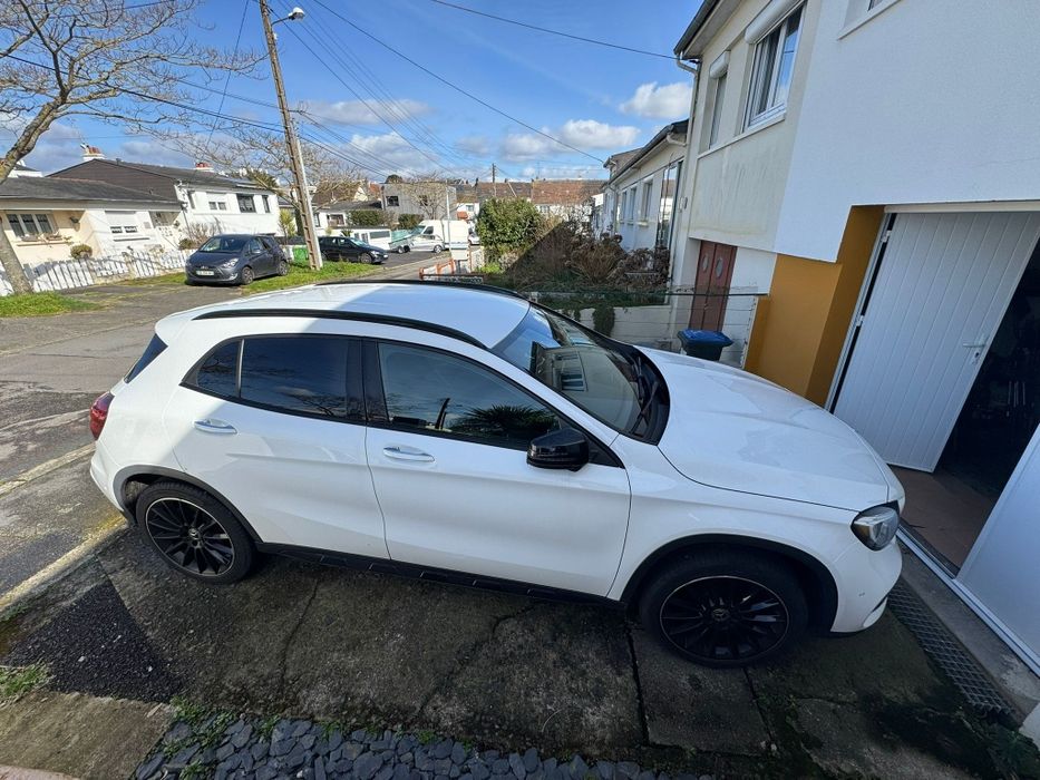 Vând ,Schimb. Mercedes GLA 200 , pachet AMG , 18 12 2019 ,73000