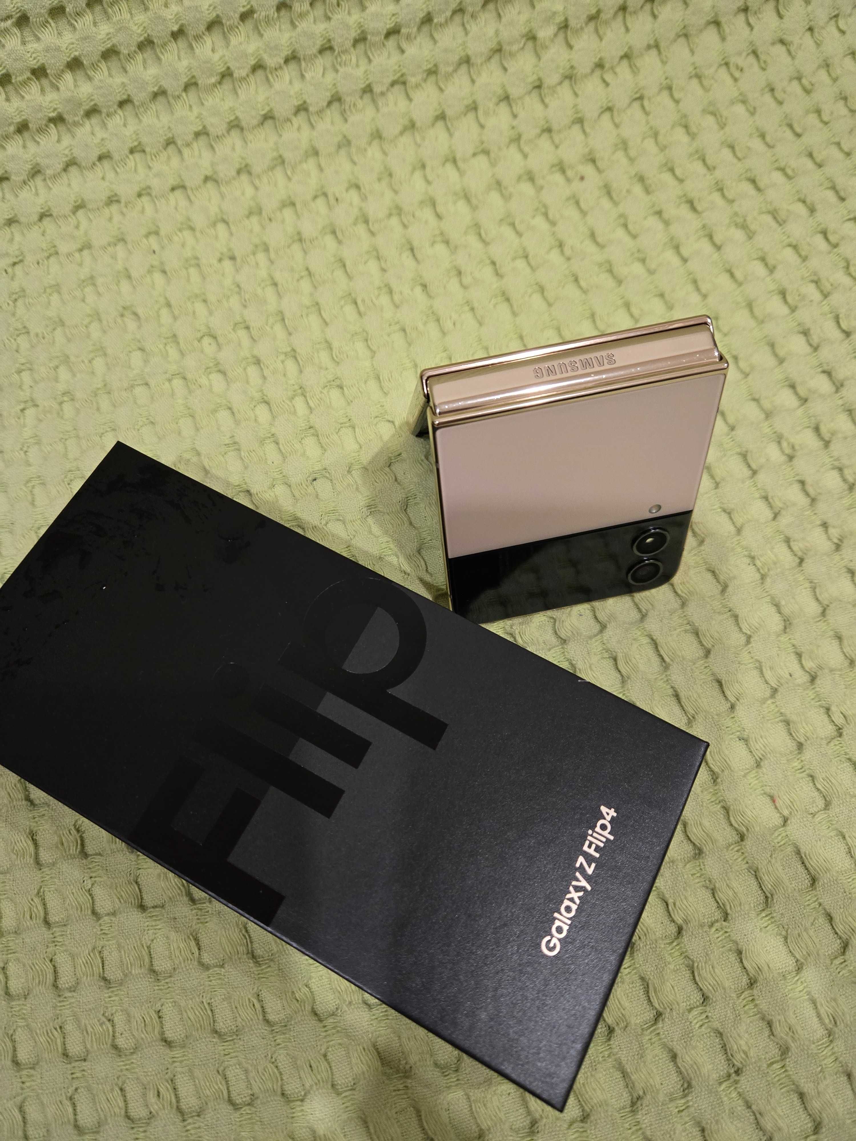 Samsung Galaxy Z Flip 4