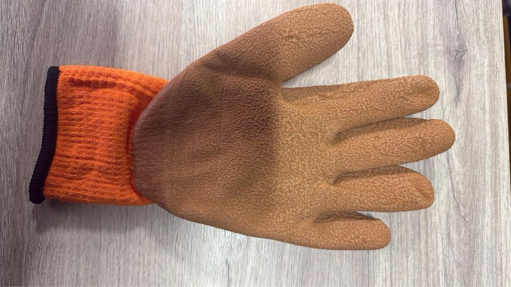 Зимни, студозащитни ръкавици L 9000