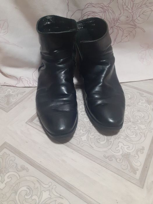 Продам кожанные ботинки 43размер мужские