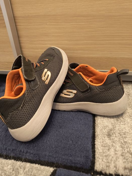 Adidași firma Sketchers Nr 35