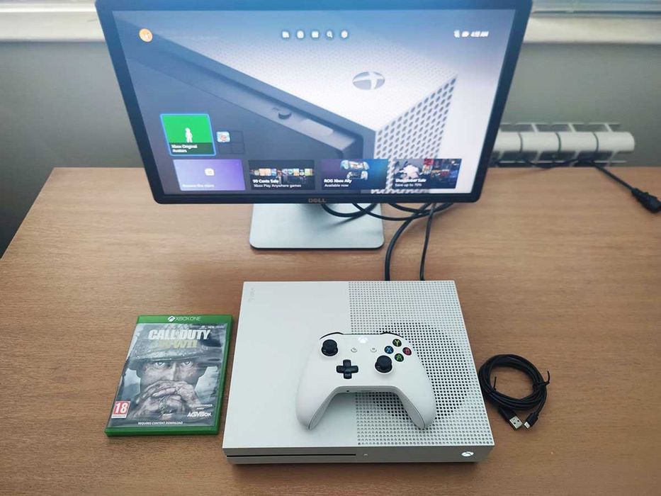 Xbox One S с джойстик, кабели и подарък игра