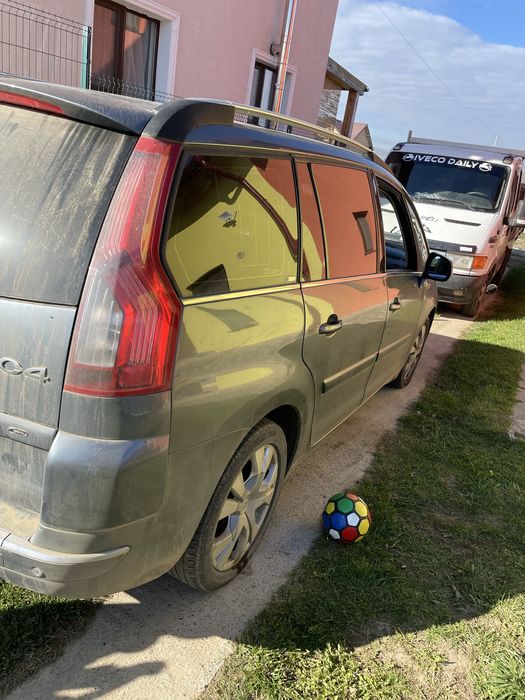 Vând citroen c4 piccaso 1.6 HDI