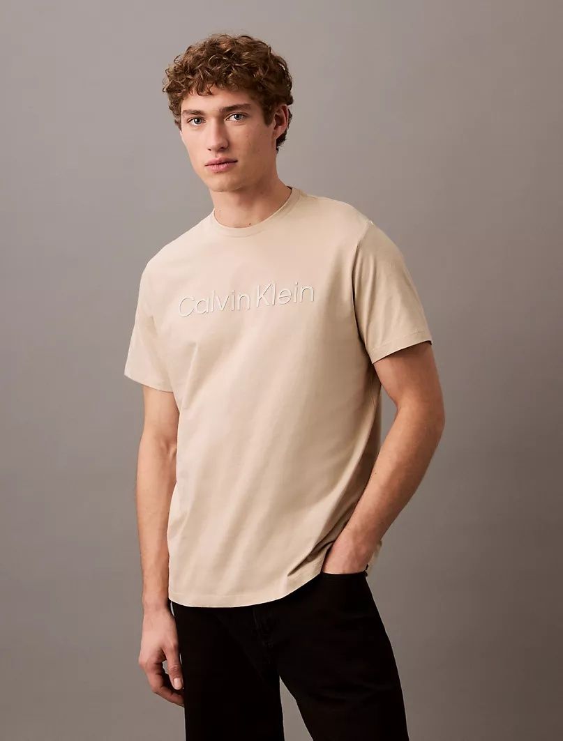 Футболки от Calvin Klein