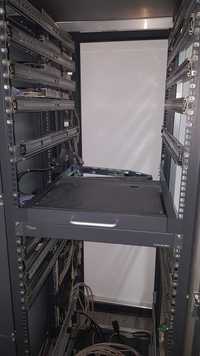 Rack cablat 8 servere cu unitate KVM inclusa