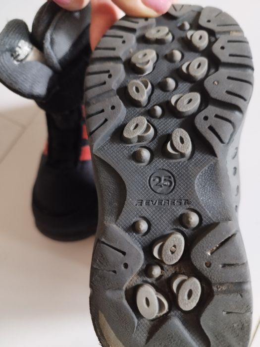 Ботуши Timberland 27 номер и Еверест 25 номер