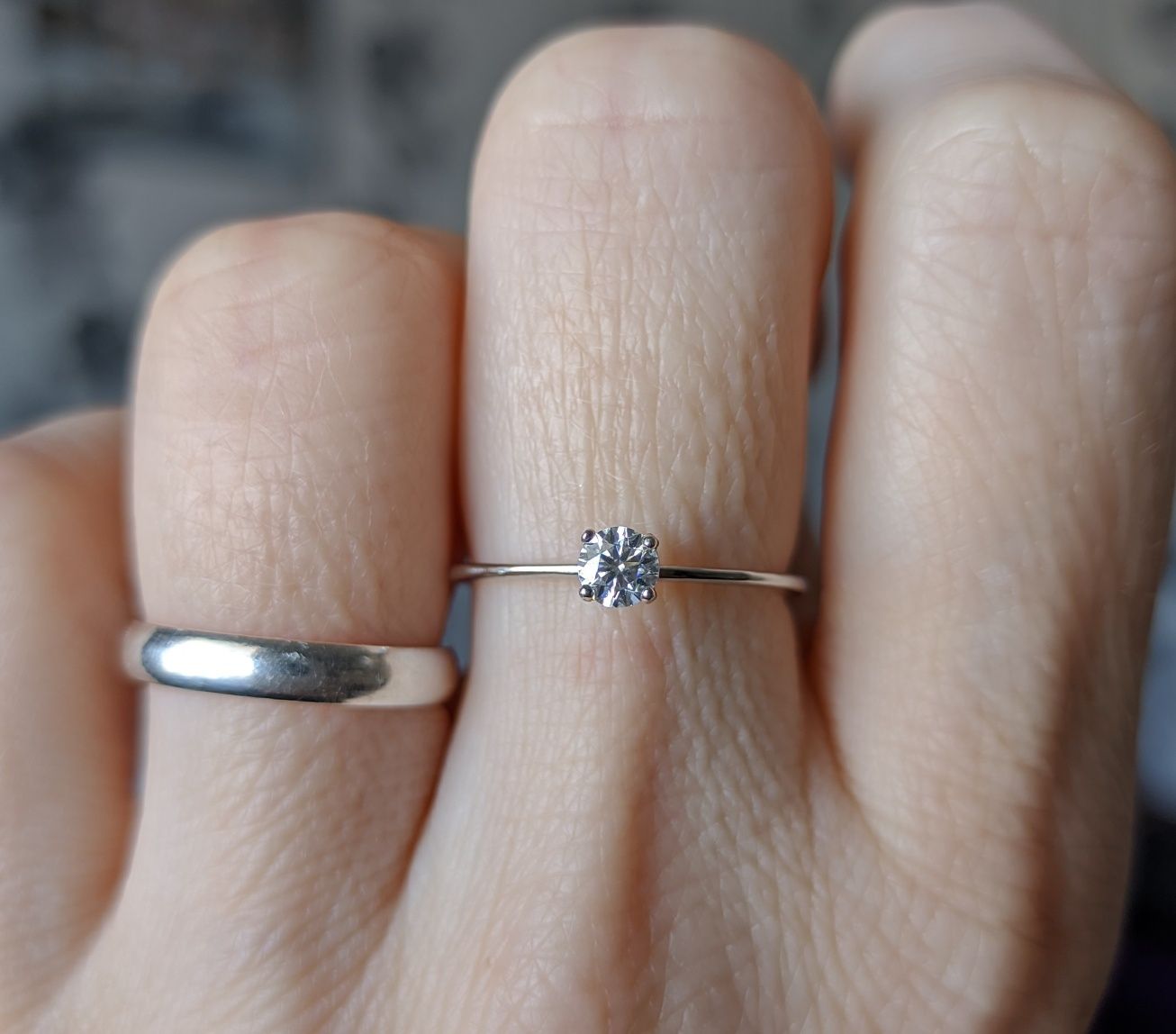Нов сребърен пръстен с мойсанит