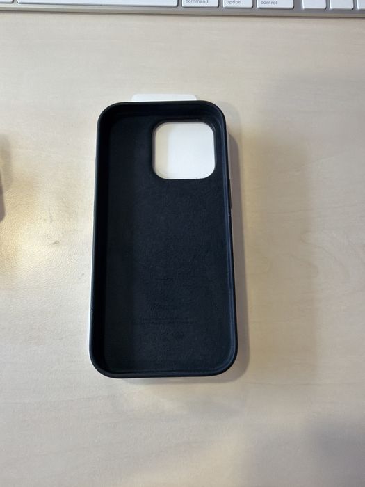 Husa Apple Magsafe silicon neagra iPhone 16 pro - originala