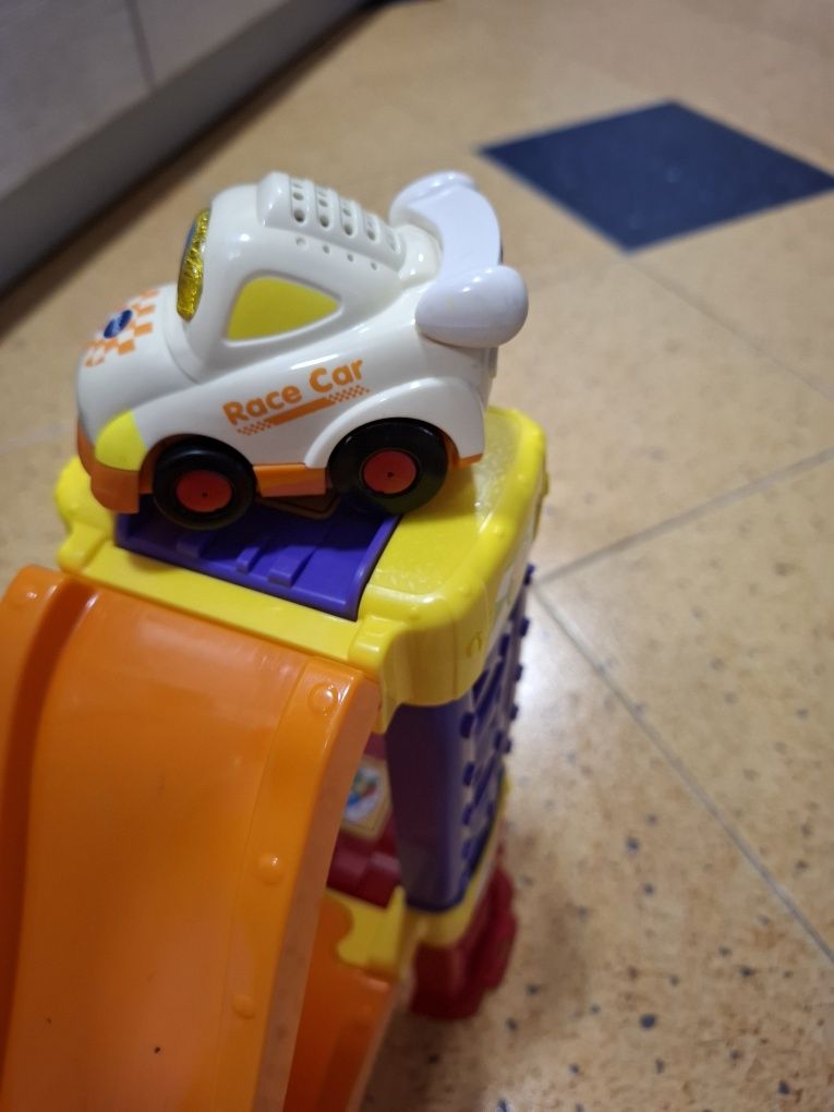 Писта  Vtech с 1 количка