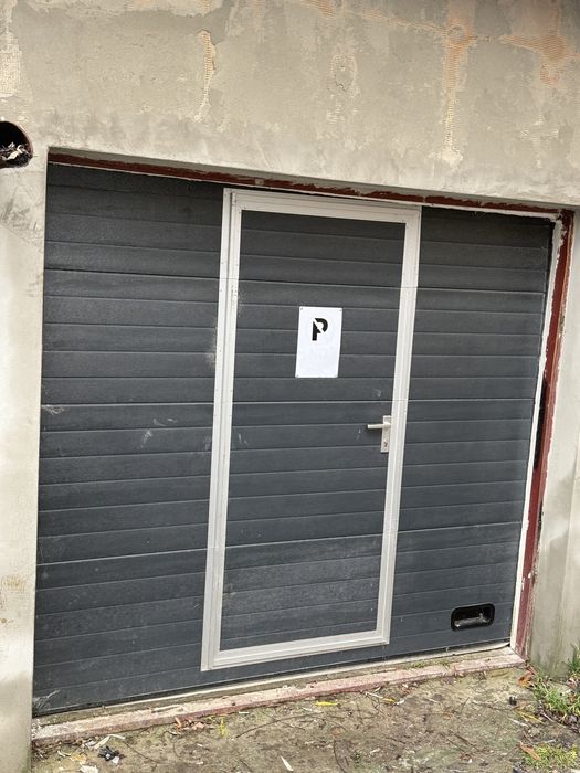 Usa garaj cu pietonala 240cm (l)/210cm(h)