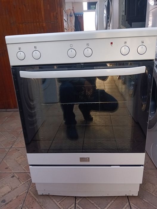 Свободно стояща печка с керамичен плот VOSS Electrolux 2 год.Гаранция!