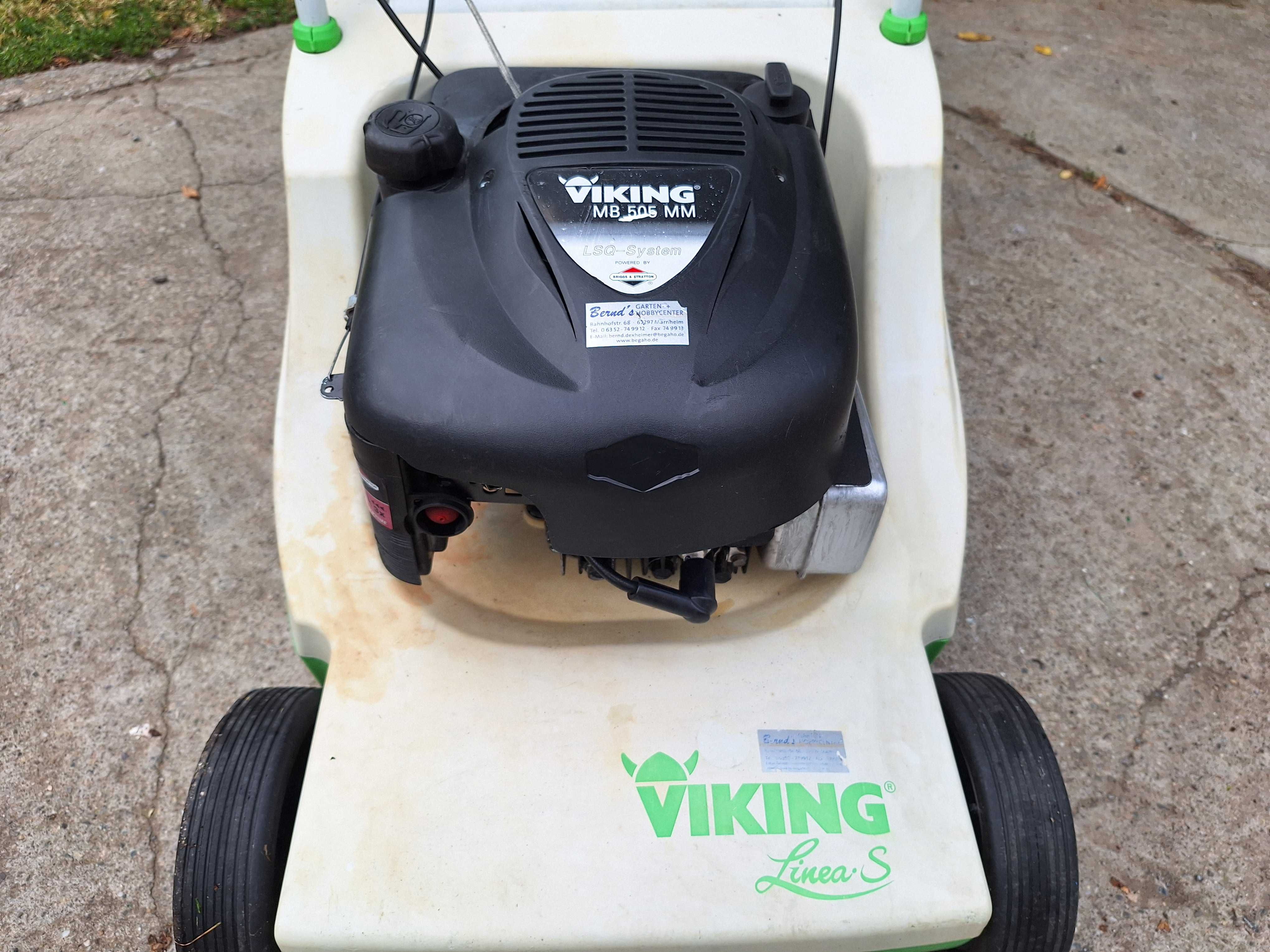 Косачка Viking Briggs и Mag Briggs  самоходна мулчираща с кош