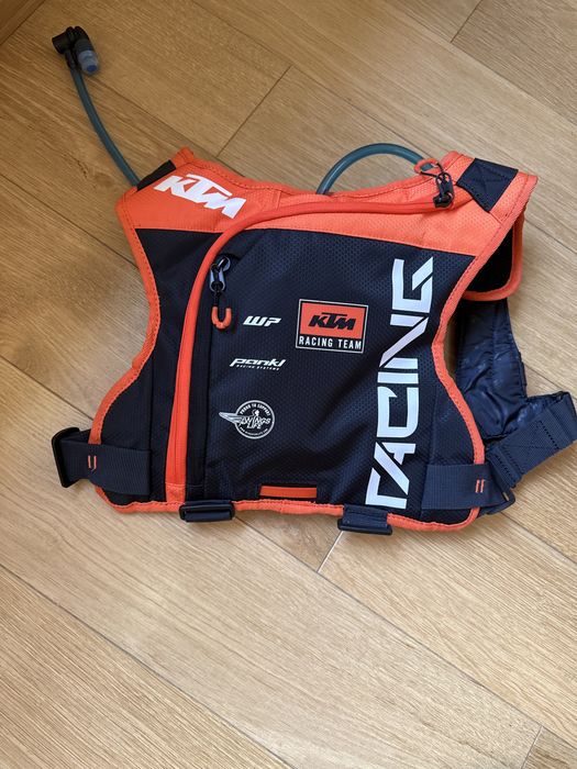 Vând Ghiozdan de apa KTM