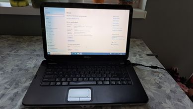 Лаптоп Dell Vostro 1015